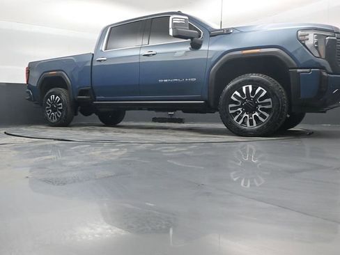 Used 2024 GMC Sierra 2500 Denali Ultimate AWD/4WD image 41
