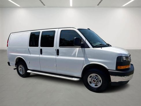Used 2024 GMC Savana 2500 w/ Driver Convenience Package image 6