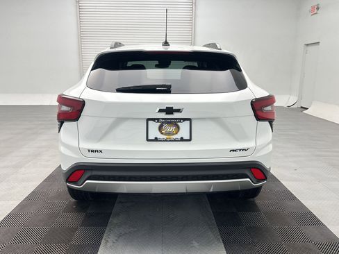 New 2026 Chevrolet Trax LT w/ LT Convenience Package FWD image 10