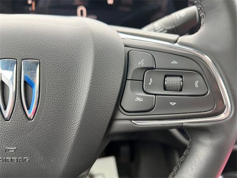 Used 2025 Buick Envista Avenir image 22