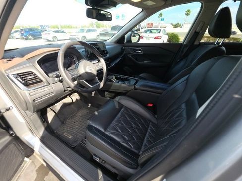 Used 2023 Nissan Rogue Platinum w/ Platinum Premium Package image 13