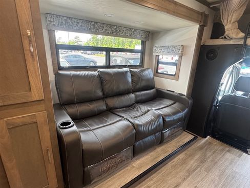 Used 2022 Mercedes-Benz Sprinter 3500 image 15