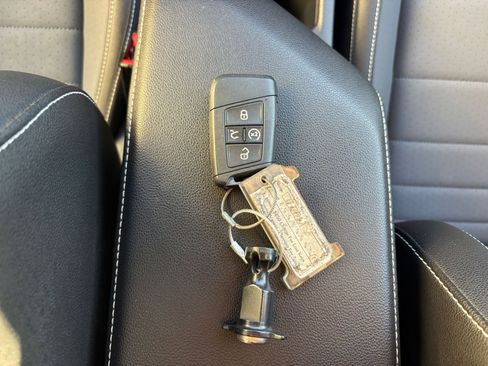 Used 2025 Volkswagen Jetta SE image 22