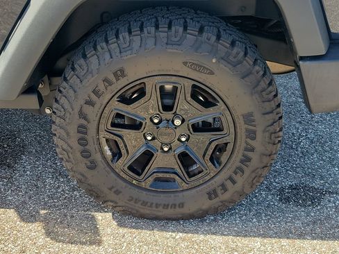 Used 2016 Jeep Wrangler Sport AWD/4WD image 5
