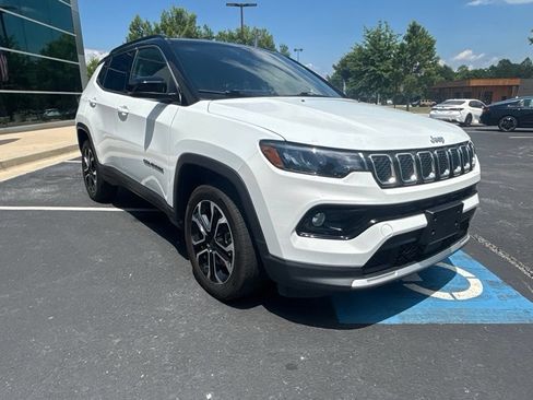 Used 2024 Jeep Compass Limited AWD/4WD image 3