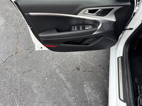 Used 2026 Genesis G70 2.5T Prestige image 10