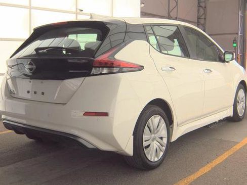 Used 2025 Nissan Leaf S image 3