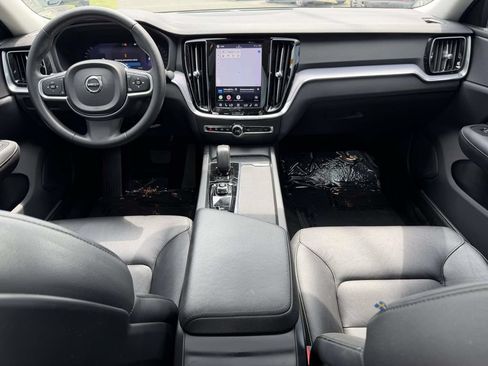 Used 2024 Volvo S60 B5 Core FWD image 2