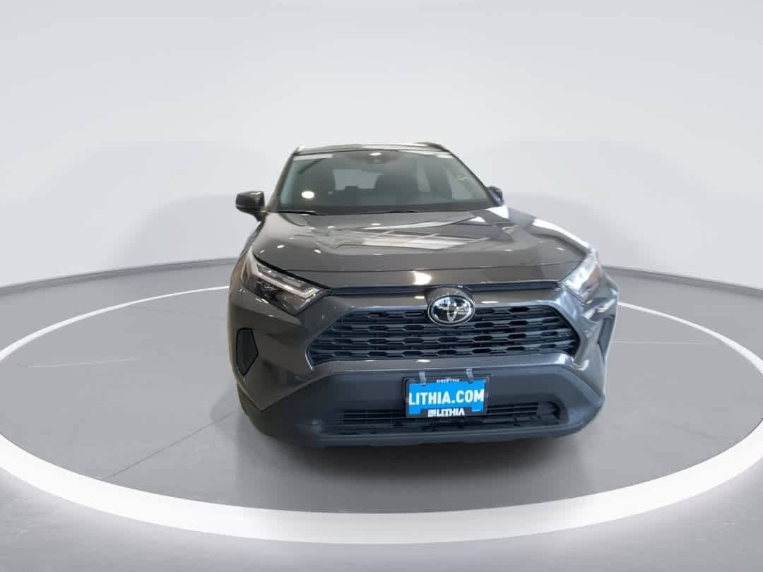 Used 2024 Toyota RAV4 XLE AWD/4WD image 3