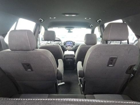 Used 2022 Chevrolet Traverse LT image 12