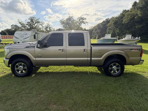 Used 2011 Ford F250 Lariat w/ FX4 Off Road Pkg AWD/4WD image 6
