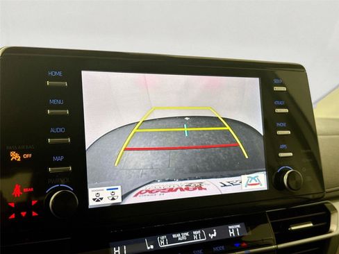 Used 2023 Toyota Sienna Limited FWD image 26