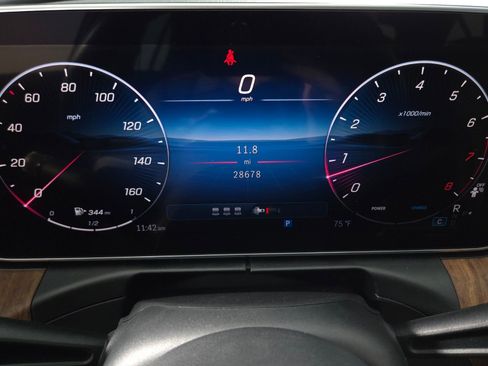 Used 2025 Mercedes-Benz C 300 Sedan image 28