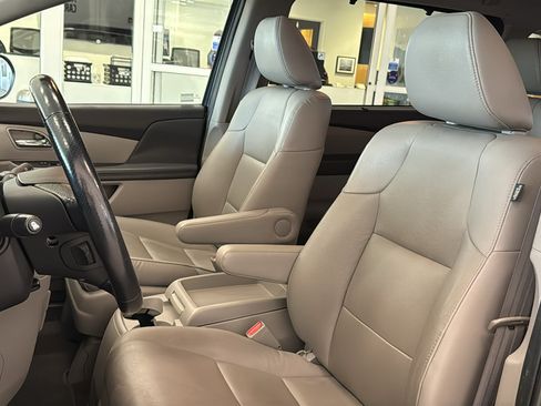 Used 2016 Honda Odyssey EX-L image 24