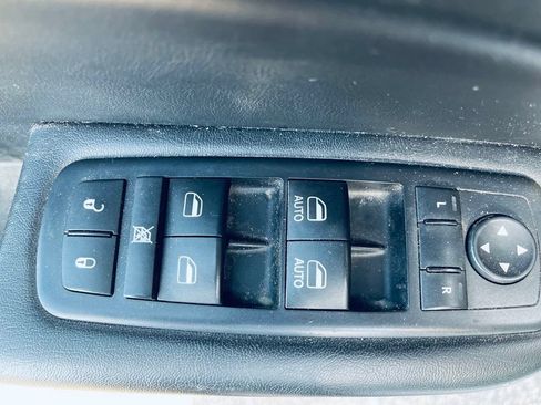 Used 2016 Chrysler 200 S w/ Sun & Sound Group AWD/4WD image 13