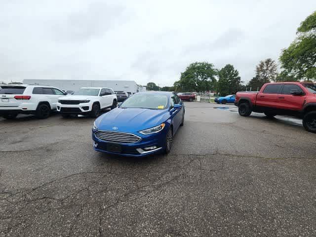 Used 2017 Ford Fusion SE w/ Fusion SE Technology Package AWD/4WD image 3