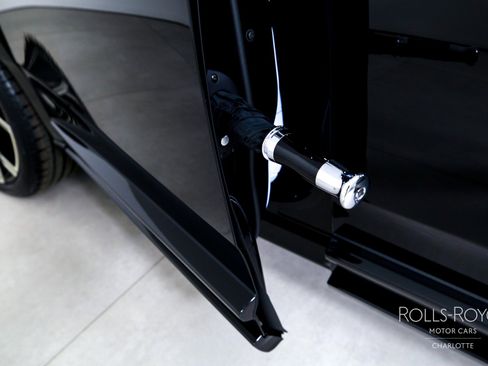 New 2026 Rolls-Royce Cullinan Black Badge image 33