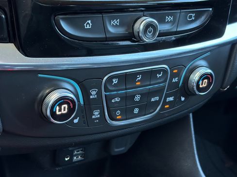 Used 2021 Chevrolet Traverse RS w/ LPO, Floor Liner Package AWD/4WD image 22