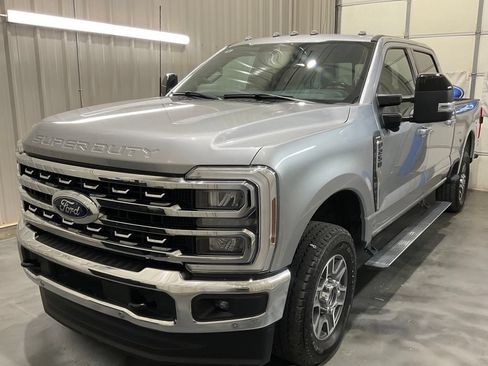 Used 2024 Ford F250 Lariat w/ Lariat Ultimate Package AWD/4WD image 3