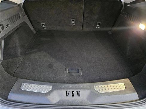 Used 2024 Lincoln Nautilus Reserve w/ Equipment Group 202A image 6