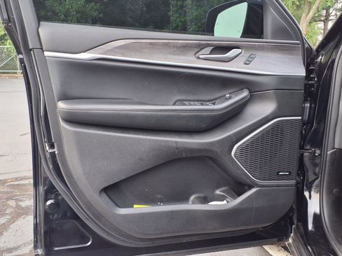 Certified 2024 Jeep Grand Cherokee Limited 4xe image 17