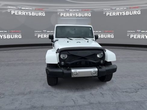 Used 2016 Jeep Wrangler Unlimited Sahara w/ Connectivity Group AWD/4WD image 3