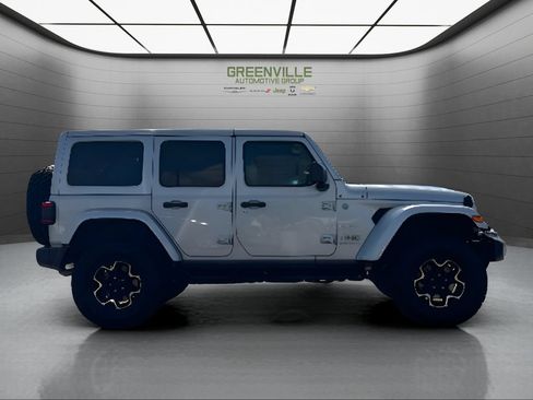 Used 2024 Jeep Wrangler Unlimited Sahara AWD/4WD image 9