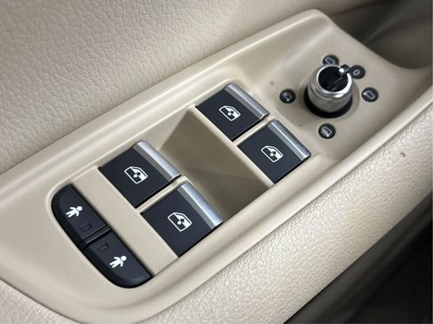 Used 2017 Audi Q7 3.0T Premium Plus w/ Premium Plus Package image 43