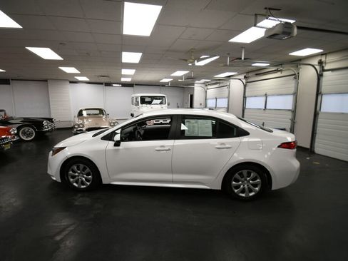 Certified 2024 Toyota Corolla LE image 4