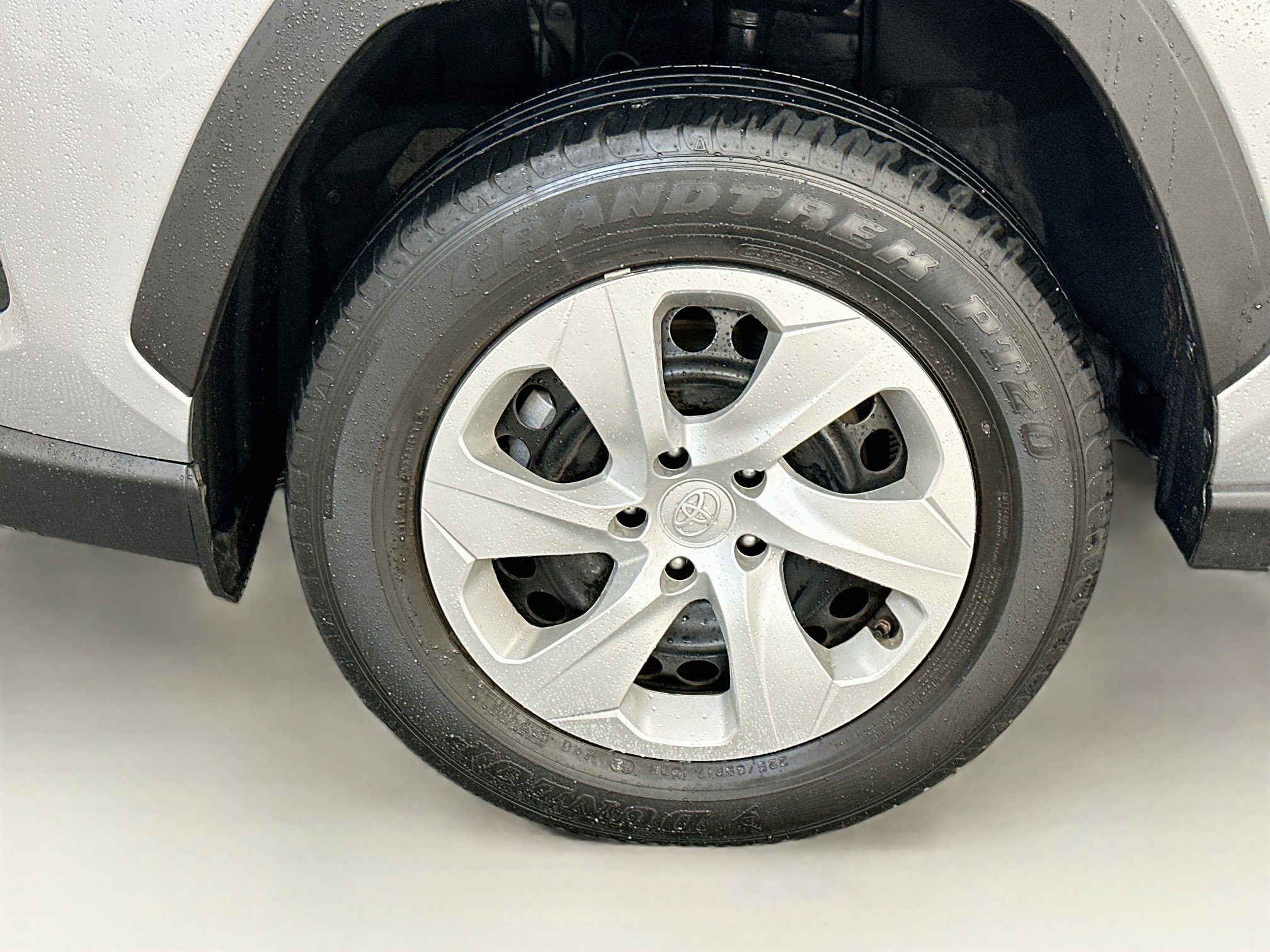 Used 2025 Toyota RAV4 LE AWD/4WD image 34
