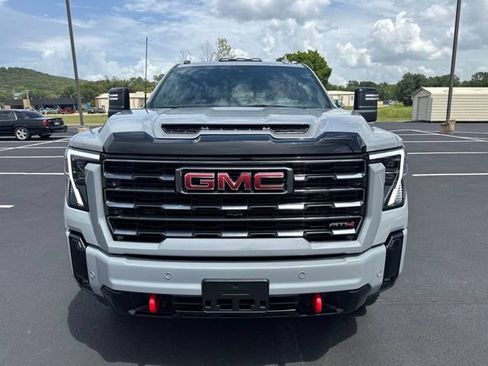Used 2025 GMC Sierra 2500 AT4 w/ AT4 Premium Plus Package AWD/4WD image 5