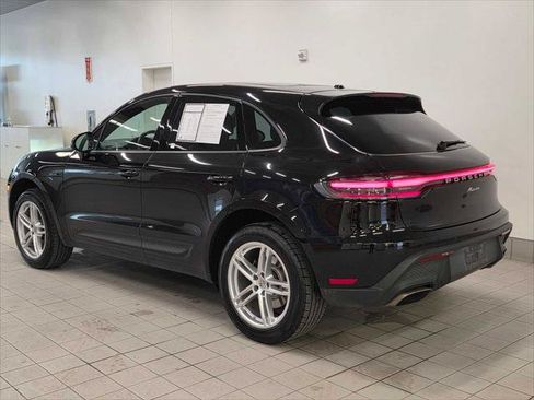 Used 2024 Porsche Macan AWD/4WD image 3