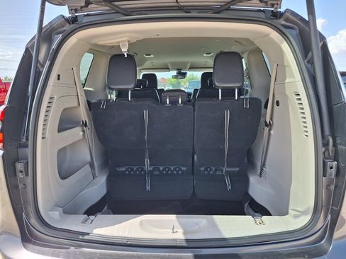 Used 2023 Chrysler Pacifica Touring-L FWD image 24