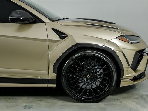 Used 2023 Lamborghini Urus Performante AWD/4WD image 15