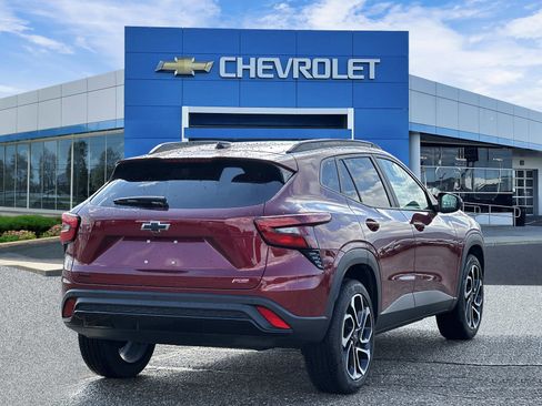 Certified 2025 Chevrolet Trax RS w/ Sunroof Package image 4
