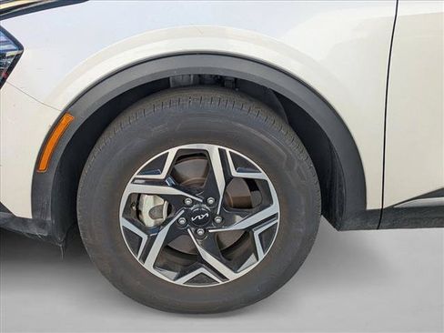 Used 2025 Kia Sportage LX FWD image 14
