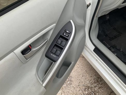 Used 2015 Toyota Prius Three FWD image 10