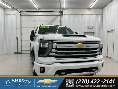 Used 2025 Chevrolet Silverado 2500 High Country w/ High Country Premium Package AWD/4WD image 1