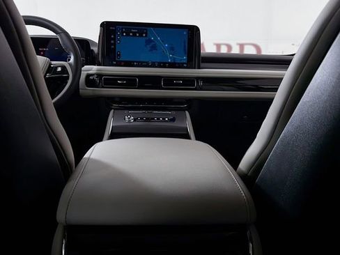 New 2026 Lincoln Aviator 2WD image 28