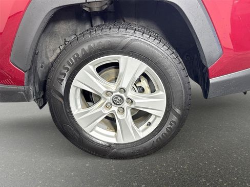 Used 2021 Toyota RAV4 XLE FWD image 29