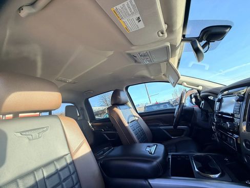 Used 2018 Nissan Titan Platinum Reserve image 32