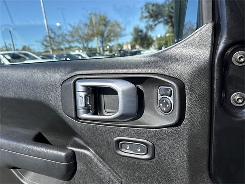 Used 2024 Jeep Wrangler Sport S image 13