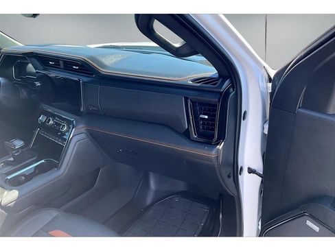 Used 2022 GMC Sierra 1500 AT4 AWD/4WD image 23