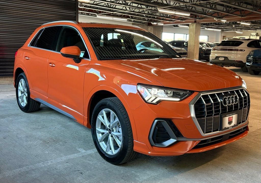 Used 2025 Audi Q3 2.0T Premium Plus w/ Premium Plus Package AWD/4WD image 12