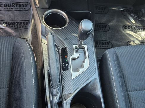 Used 2015 Toyota RAV4 XLE FWD image 24