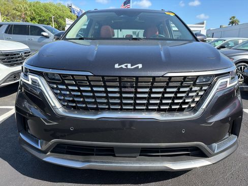 Used 2024 Kia Carnival SX Prestige image 10