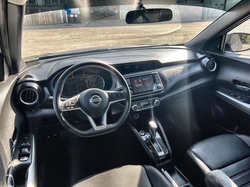 Used 2018 Nissan Kicks SR w/ Premium Package image 10