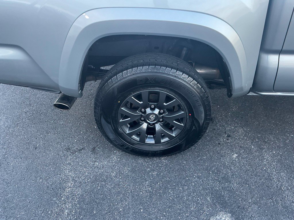 Certified 2023 Toyota Tacoma SR5 AWD/4WD image 6