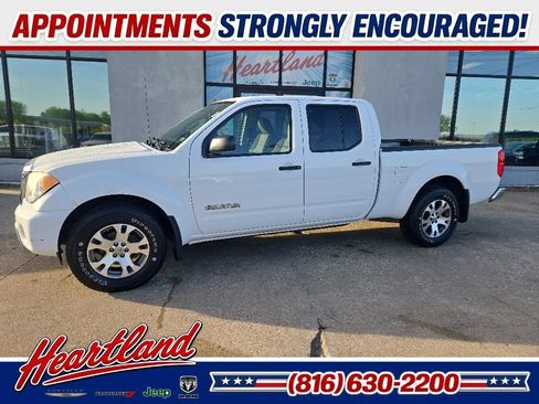 Used 2012 Suzuki Equator Sport AWD/4WD image 4