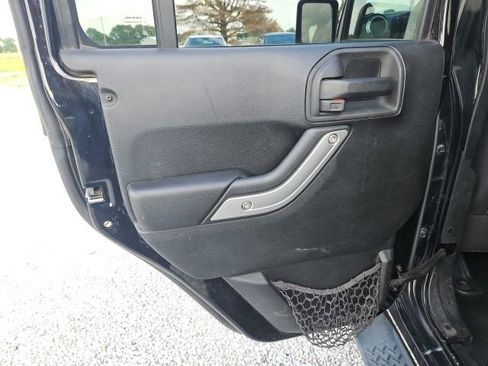 Used 2013 Jeep Wrangler Unlimited Sahara w/ Connectivity Group AWD/4WD image 13